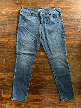 Old Navy Supper Skinny Mid-Rise Blue Jeans size 14